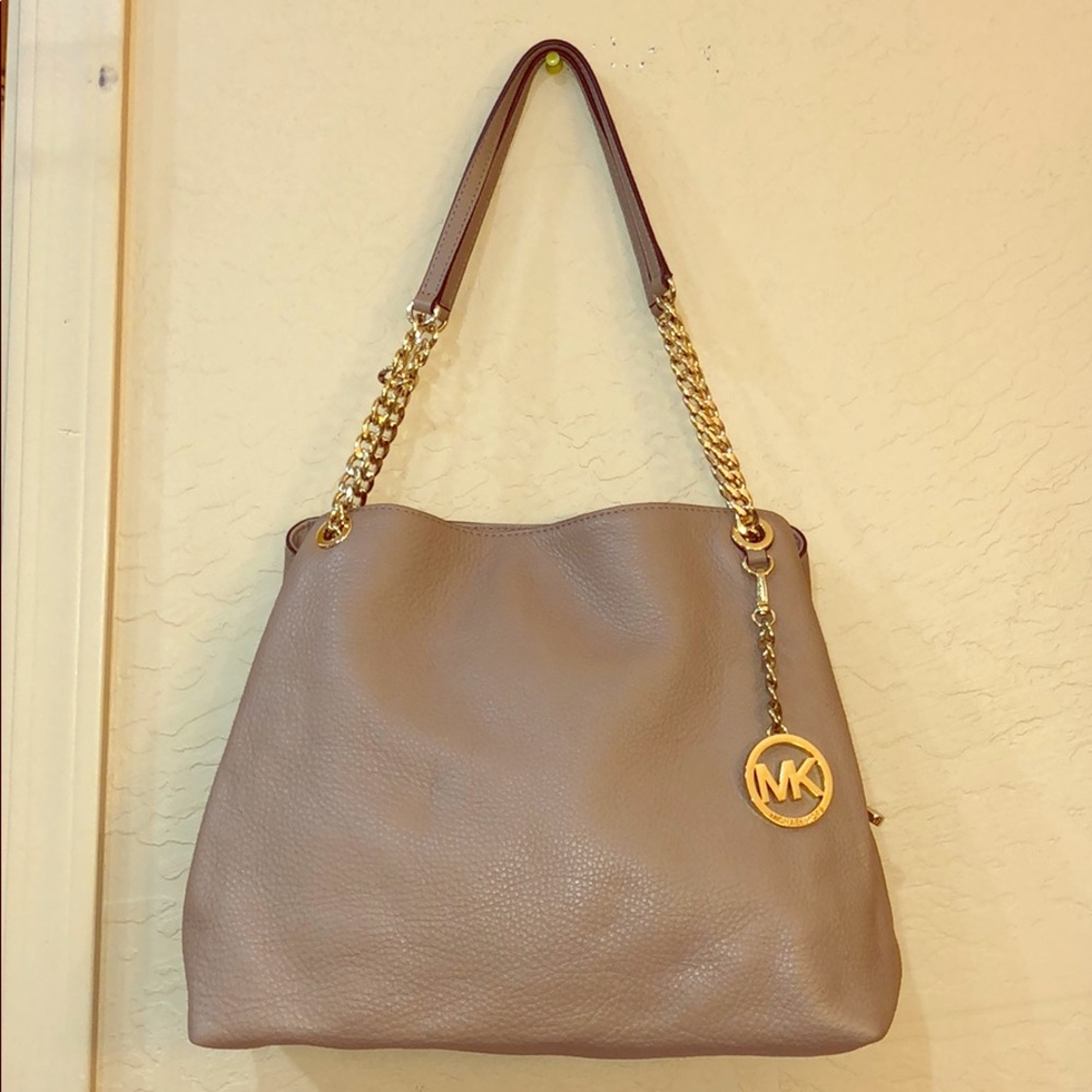 MICHAEL KORS taupe purse with gold detail✨